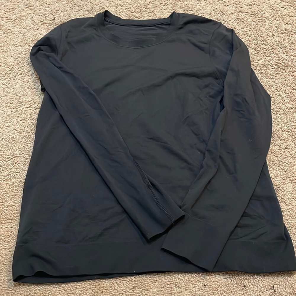 Black lulu top
